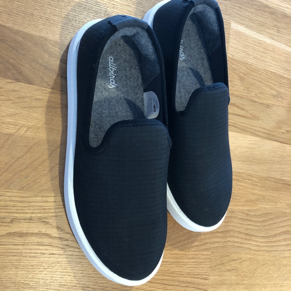 Women’s Allbirds Tree Lounger flat shoe size 9. New. Black